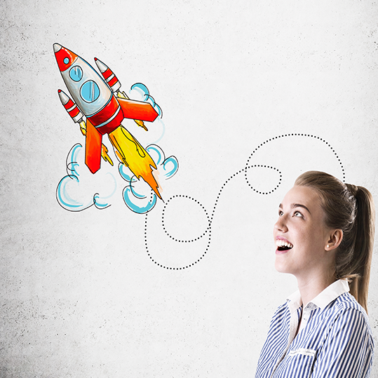 אישה שהרעיון שלה הופך למציאות באמצעות קידום ממומן